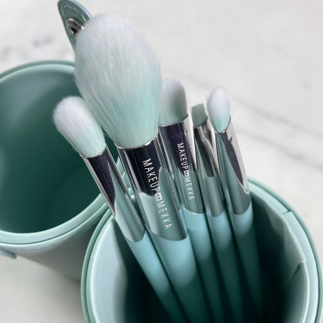 Minty Brush Set & Cup Minty Brush Set & Cup
